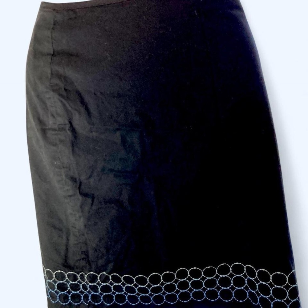 Ann Taylor black midi skirt with multi colored embroidery trim Size 4